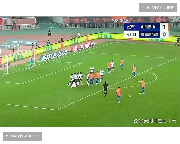 国安中场看似人多，实则功能重叠，节奏全乱了